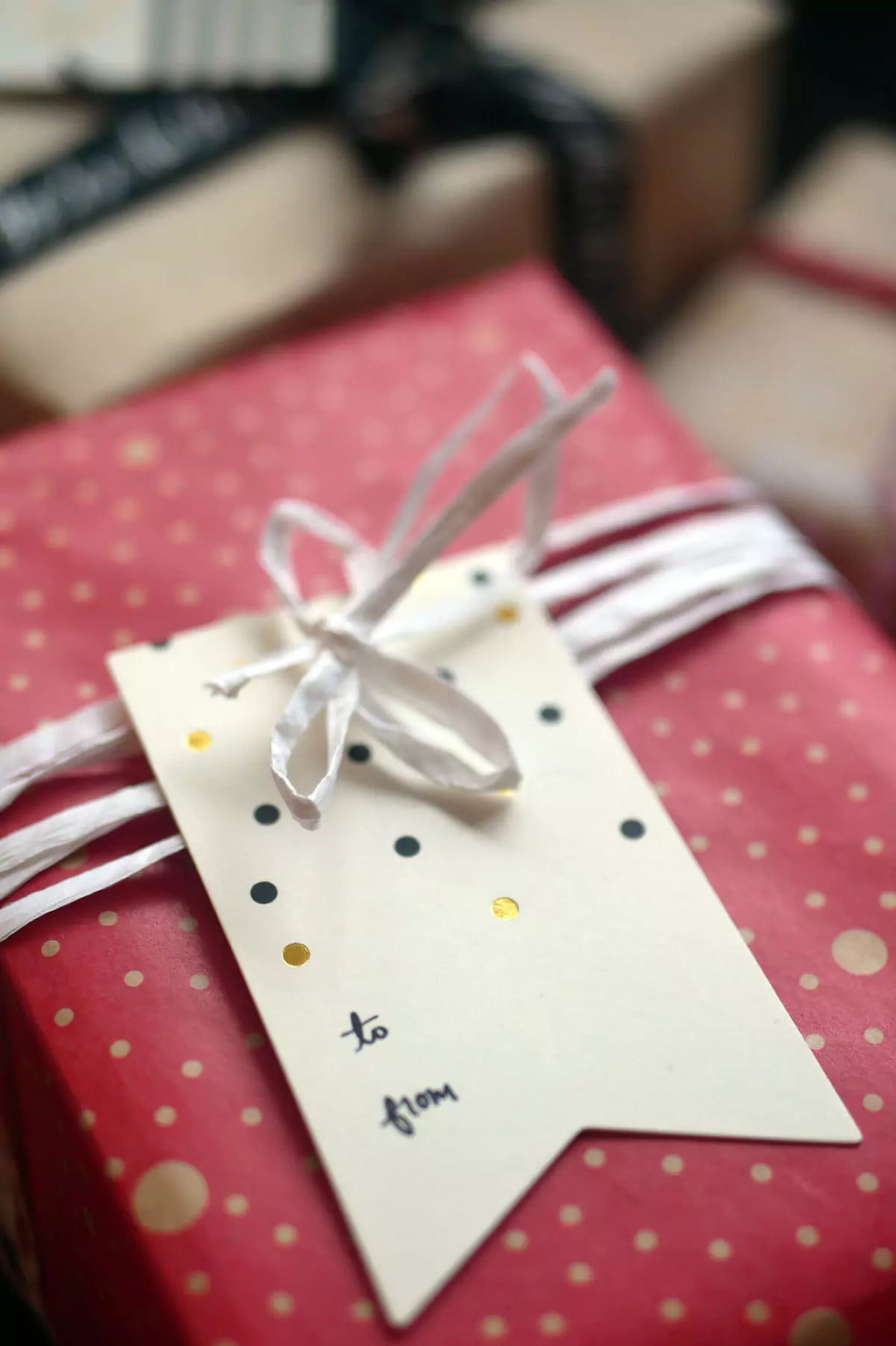 Gold & Black Confetti Tag